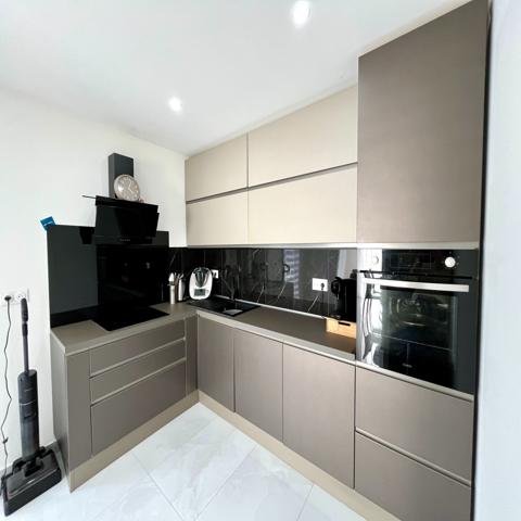 Maison
                                                                                                                                                                                                                                                                                                                        5 pièce(s)                                                                                                                                                                                                          3 chambre(s)                                                                                                                                                                                                          127  m²