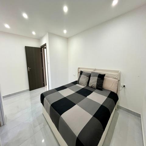 Maison
                                                                                                                                                                                                                                                                                                                        5 pièce(s)                                                                                                                                                                                                          3 chambre(s)                                                                                                                                                                                                          127  m²