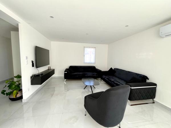 Maison
                                                                                                                                                                                                                                                                                                                        5 pièce(s)                                                                                                                                                                                                          3 chambre(s)                                                                                                                                                                                                          127  m²