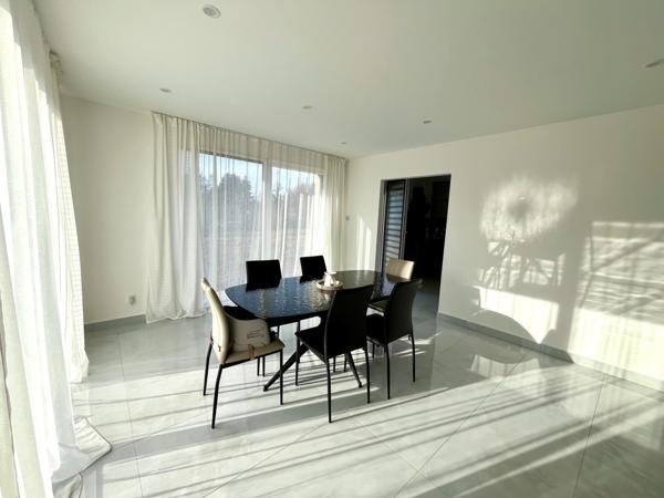 Maison
                                                                                                                                                                                                                                                                                                                        5 pièce(s)                                                                                                                                                                                                          3 chambre(s)                                                                                                                                                                                                          127  m²
