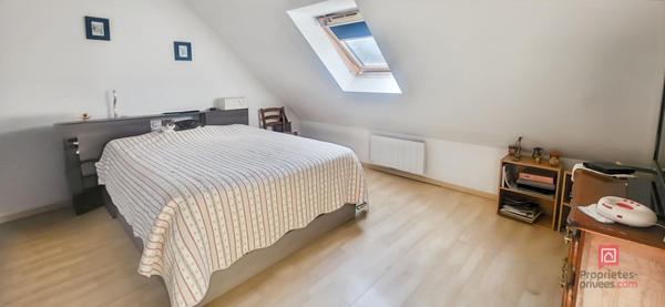 Maison familiale de 2009 avec jardin de 2 100 m²