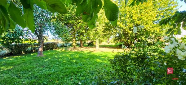 Maison familiale de 2009 avec jardin de 2 100 m²