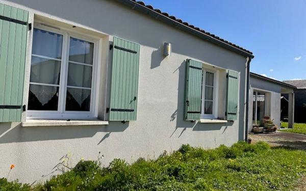 Maison à vendre    5 pièces • 114,40 m2 Pont-l'Abbé-d'Arnoult
