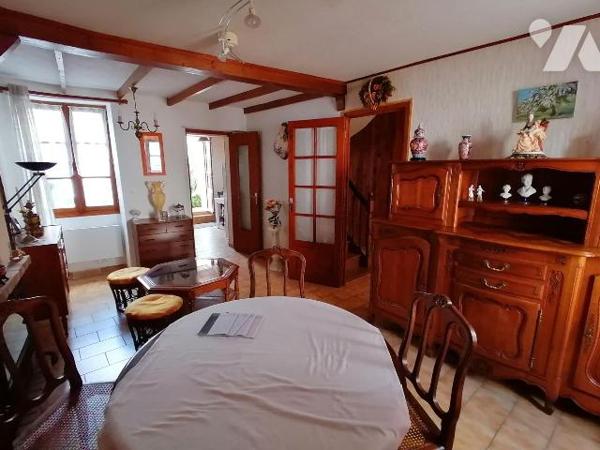 NOUVEAUTE ETUDE TRENTE CINQ NOTAIRES !!! Sur la commune du POULIGUEN, au c?ur du centre-ville, ...