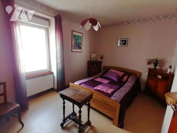 NOUVEAUTE ETUDE TRENTE CINQ NOTAIRES !!! Sur la commune du POULIGUEN, au c?ur du centre-ville, ...