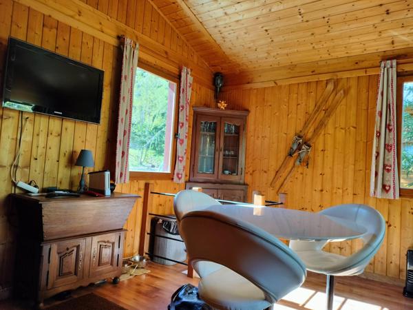 Chalet bois sur 2 niveaux de 43m² avec terrasse et jardin de 345m² cloturé