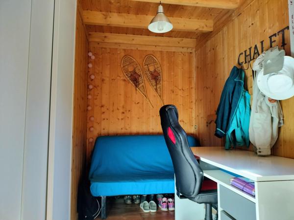 Chalet bois sur 2 niveaux de 43m² avec terrasse et jardin de 345m² cloturé