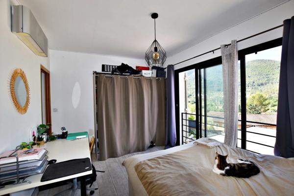 SOLLIES TOUCAS (83) - MAISON COUP DE COEUR DE 150 M² 6 PIECES - VUE IMPRENABLE - ATYPIQUE LUMINEUSE ET AU CALME