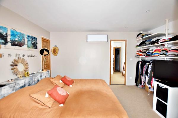 SOLLIES TOUCAS (83) - MAISON COUP DE COEUR DE 150 M² 6 PIECES - VUE IMPRENABLE - ATYPIQUE LUMINEUSE ET AU CALME