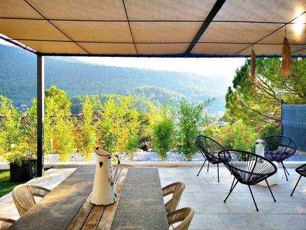 SOLLIES TOUCAS (83) - MAISON COUP DE COEUR DE 150 M² 6 PIECES - VUE IMPRENABLE - ATYPIQUE LUMINEUSE ET AU CALME