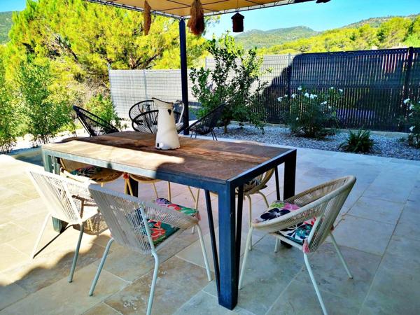 SOLLIES TOUCAS (83) - MAISON COUP DE COEUR DE 150 M² 6 PIECES - VUE IMPRENABLE - ATYPIQUE LUMINEUSE ET AU CALME