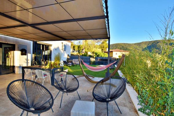 SOLLIES TOUCAS (83) - MAISON COUP DE COEUR DE 150 M² 6 PIECES - VUE IMPRENABLE - ATYPIQUE LUMINEUSE ET AU CALME