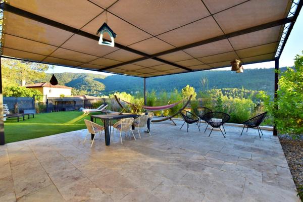 SOLLIES TOUCAS (83) - MAISON COUP DE COEUR DE 150 M² 6 PIECES - VUE IMPRENABLE - ATYPIQUE LUMINEUSE ET AU CALME