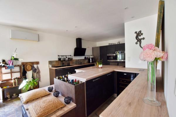 SOLLIES TOUCAS (83) - MAISON COUP DE COEUR DE 150 M² 6 PIECES - VUE IMPRENABLE - ATYPIQUE LUMINEUSE ET AU CALME