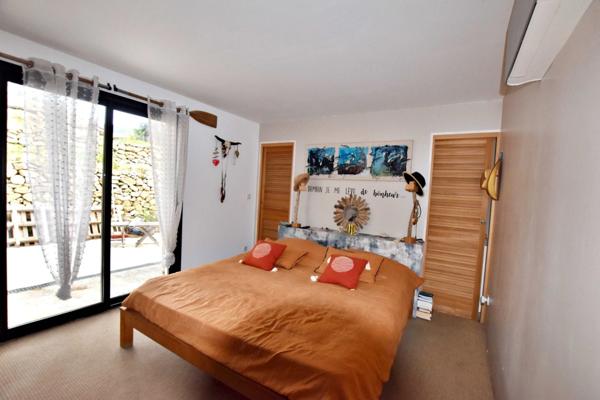 SOLLIES TOUCAS (83) - MAISON COUP DE COEUR DE 150 M² 6 PIECES - VUE IMPRENABLE - ATYPIQUE LUMINEUSE ET AU CALME