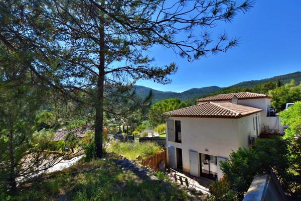 SOLLIES TOUCAS (83) - MAISON COUP DE COEUR DE 150 M² 6 PIECES - VUE IMPRENABLE - ATYPIQUE LUMINEUSE ET AU CALME