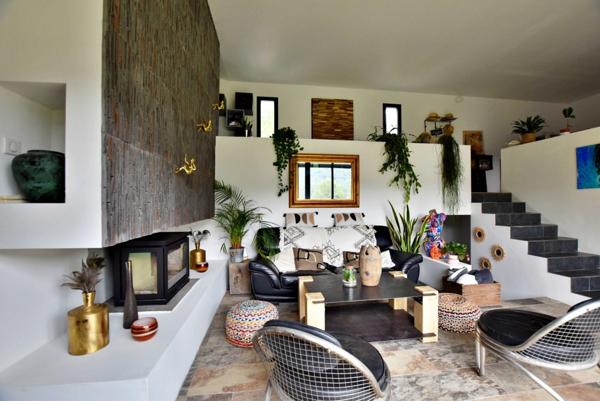 SOLLIES TOUCAS (83) - MAISON COUP DE COEUR DE 150 M² 6 PIECES - VUE IMPRENABLE - ATYPIQUE LUMINEUSE ET AU CALME