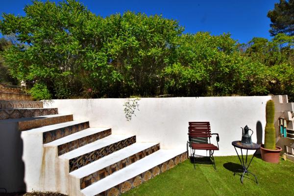 SOLLIES TOUCAS (83) - MAISON COUP DE COEUR DE 150 M² 6 PIECES - VUE IMPRENABLE - ATYPIQUE LUMINEUSE ET AU CALME