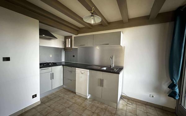 Maison à louer    2 pièces •  Lablachère