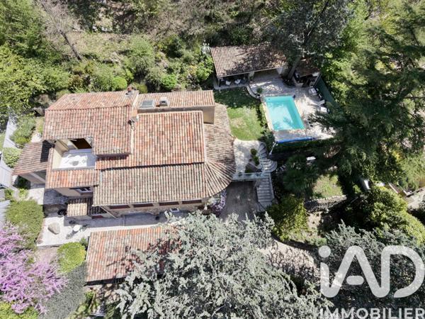 Maison à vendre 7 pièces 230 m² Tourrette-Levens