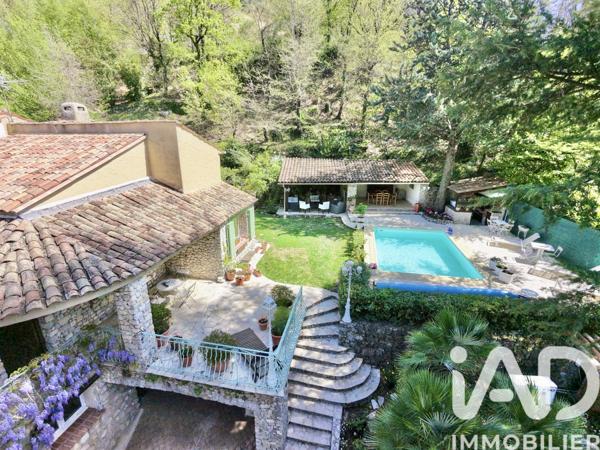 Maison à vendre 7 pièces 230 m² Tourrette-Levens