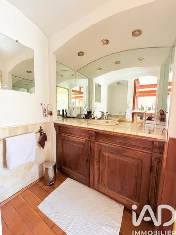 Maison à vendre 7 pièces 230 m² Tourrette-Levens