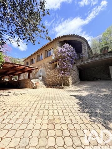 Maison à vendre 7 pièces 230 m² Tourrette-Levens