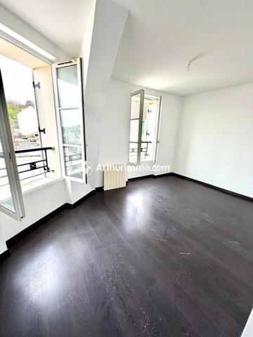 Location                                                      Appartement
                        
                     2 pièces                      44 m2                     à Étampes
