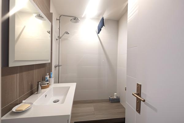 75013 - PARIS - TOLBIAC - OLYMPIADES - 2 PIÈCES - 1 CHAMBRE - 50 M² - APPARTEMENT ENTIÈREMENT RÉNOVÉ AVEC PLAC