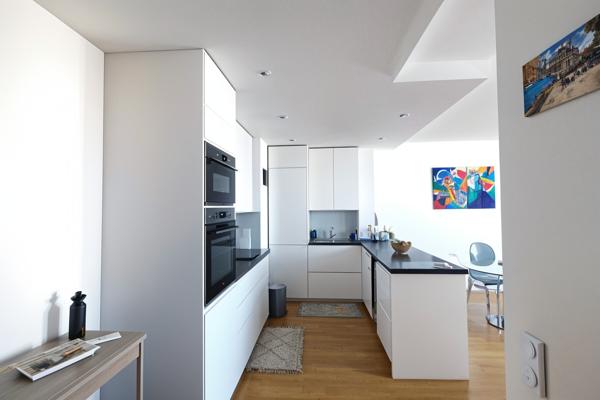 75013 - PARIS - TOLBIAC - OLYMPIADES - 2 PIÈCES - 1 CHAMBRE - 50 M² - APPARTEMENT ENTIÈREMENT RÉNOVÉ AVEC PLAC