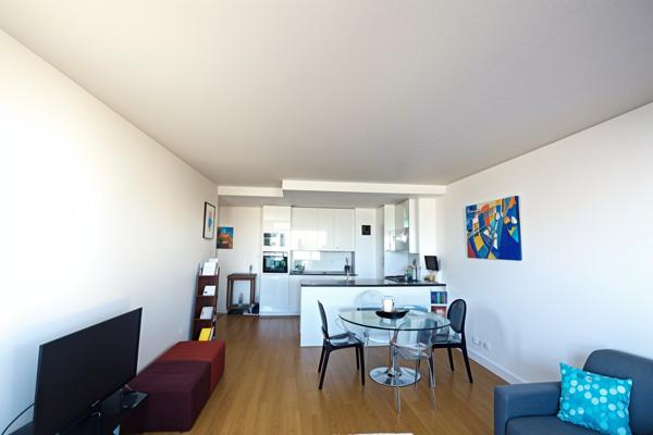 75013 - PARIS - TOLBIAC - OLYMPIADES - 2 PIÈCES - 1 CHAMBRE - 50 M² - APPARTEMENT ENTIÈREMENT RÉNOVÉ AVEC PLAC