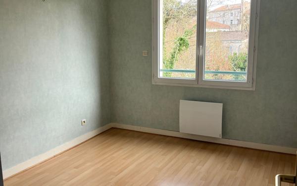 Appartement à louer    3 pièces •  Niort