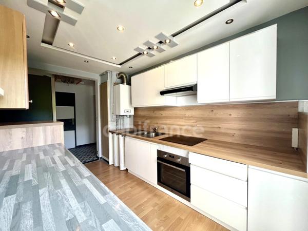 Dpt Finistère (29), à vendre QUIMPER appartement T3 de 77,20 m² habitable - Terrasse - Balcon - Cave.