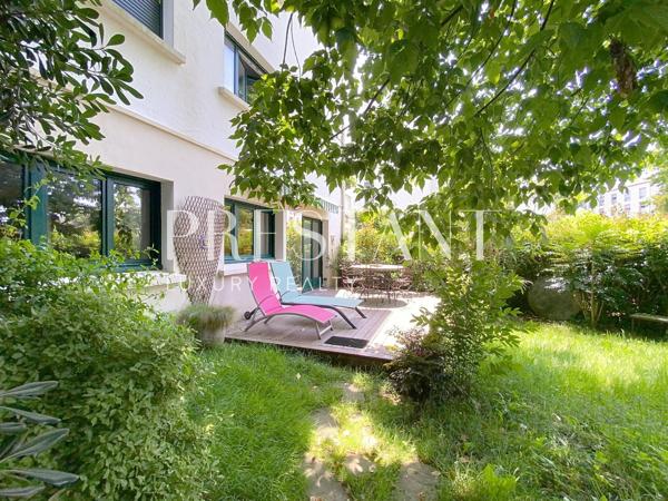 Saint-Jean-de-Luz : T3 d’exception rénové, rez-de-jardin 160m2 et plage à pied., SAINT JEAN DE LUZ