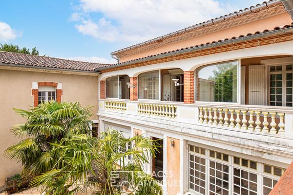 Beau domaine à réinventer, niché au coeur d’un parc privé