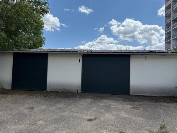 Maison avec plusieurs garages, proche gare, parfaitement rénovée