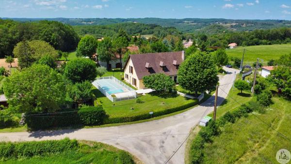 Maison Familiale, Grange, 5Hecta, piscine couverte