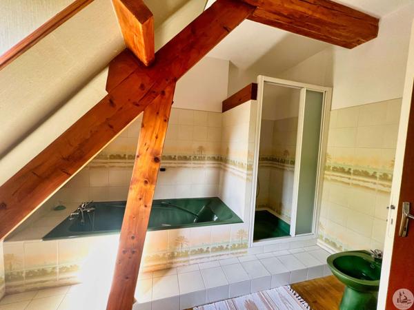 Maison Familiale, Grange, 5Hecta, piscine couverte