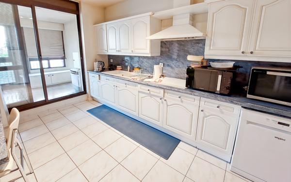 Appartement à vendre    3 pièces •  Manosque