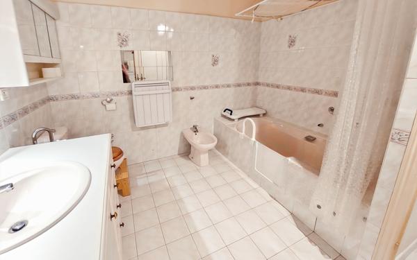 Appartement à vendre    3 pièces •  Manosque