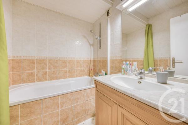 Appartement F4 à vendre  4 pièces - 79 m 2   BRUNOY  - 91
