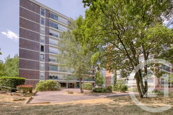 Appartement F4 à vendre  4 pièces - 79 m 2   BRUNOY  - 91