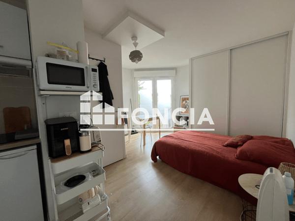 Location Studio meublé 17.5 m² - 53 AVENUE DE NOES Pessac 33600