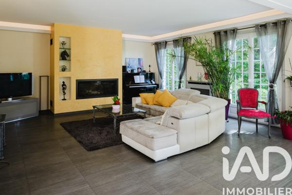Maison à vendre 10 pièces 234 m² Verrières-le-Buisson