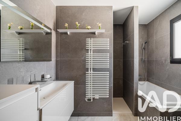 Maison à vendre 5 pièces 151 m² Grenoble