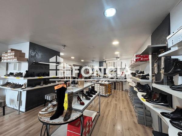 Location Local commercial 2 pièces 50 m² - 28 PLACE DE LA REPUBLIQUE Draveil 91210