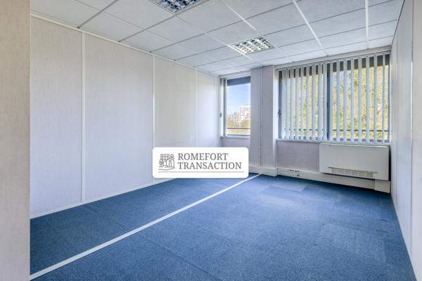 NANTES - Ile de Nantes - Bureaux vue sur Loire