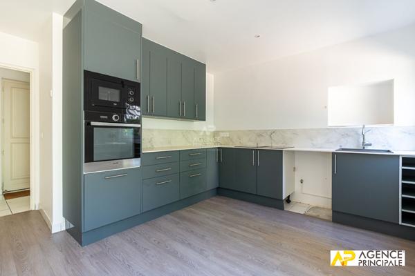 Maison Le Mesnil Le Roi 8 pièce(s) 145 m2 885 000 € **  - Référence  4717