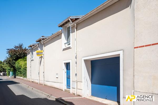 Maison Le Mesnil Le Roi 8 pièce(s) 145 m2 885 000 € **  - Référence  4717