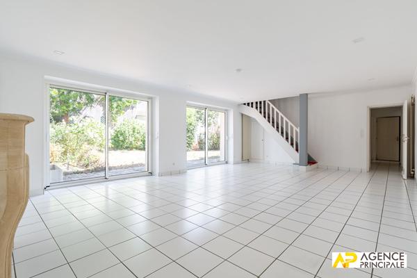 Maison Le Mesnil Le Roi 8 pièce(s) 145 m2 885 000 € **  - Référence  4717